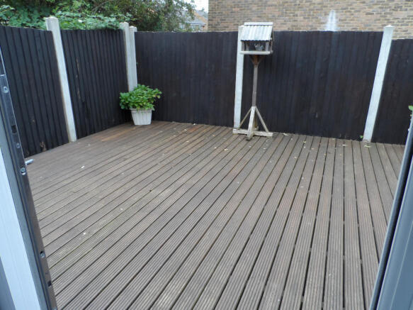REAR DECKED GARDEN