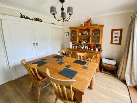 3 bed Semi-Detached for sale Image 5