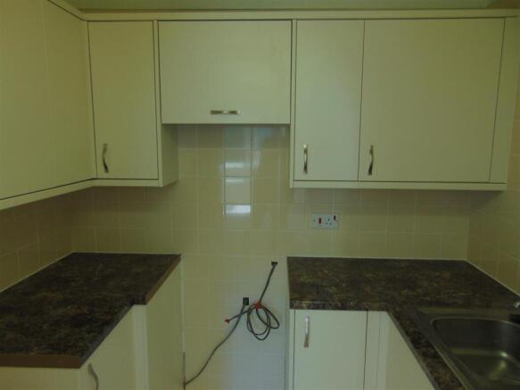 LUXURY REFITTED KITCHEN