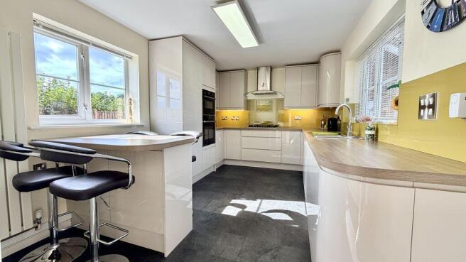 Kitchen/Breakfast Room
