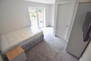 Flat 4, 993, Oxford Road, Tilehurst, Reading RG31 6TL