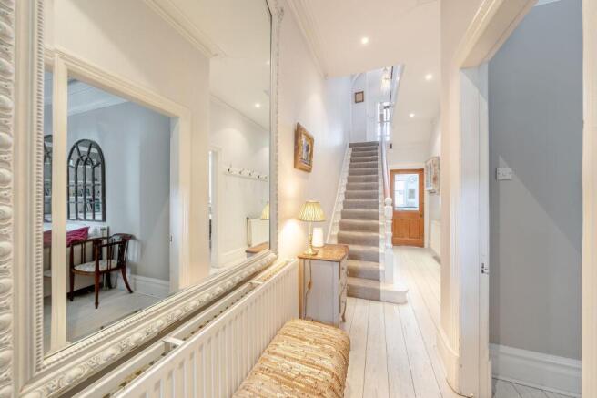 4 bed Terraced for sale Image 9
