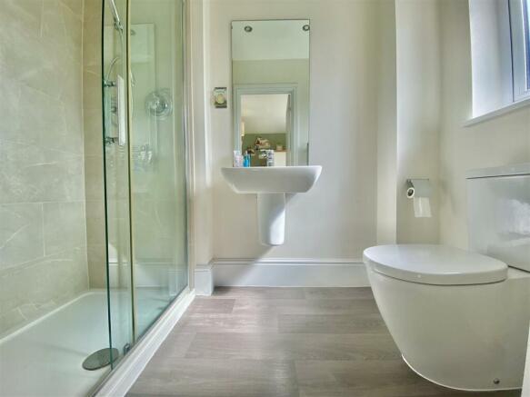 ENSUITE SHOWER ROOM