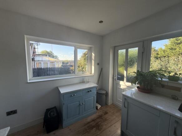3 bed Bungalow for sale Image 4