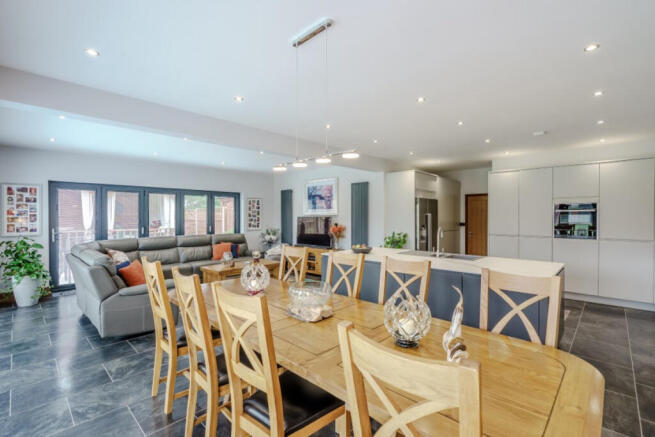 Cotmer Road, Lowestoft, NR33 9 photo 4
