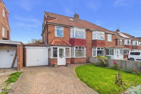 Bedale Avenue, York, North Yorkshire, YO10 3NG