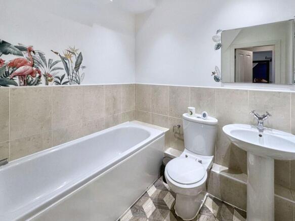 2 bed Apartment for sale Image 6