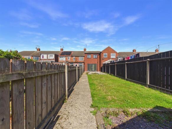 3 bed Terraced for sale Image 12