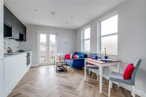Flat Top Floor, 55, Gilbey Road, London SW17 0QH
