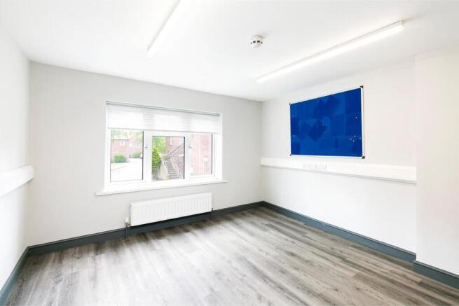 4 bed House for sale Image 9