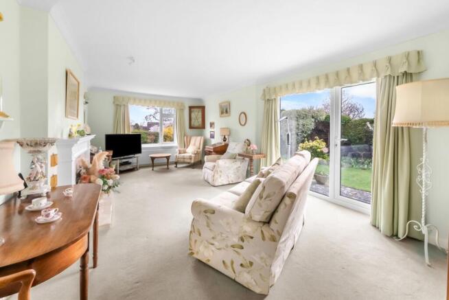 5 bed Detached for sale Image 4