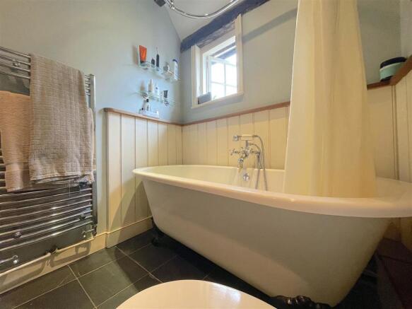 Bathroom (2).jpeg