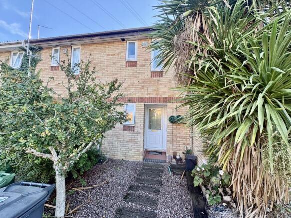 1-bed terraced on Lansdowne Walk, Woodston, Peterborough, £135,000