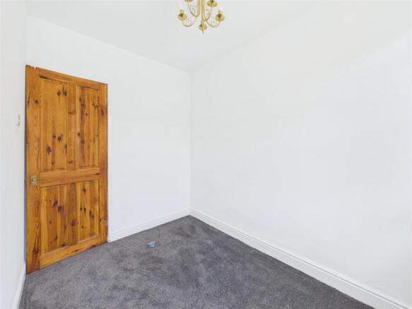 3 bed Terraced to rent Image 12