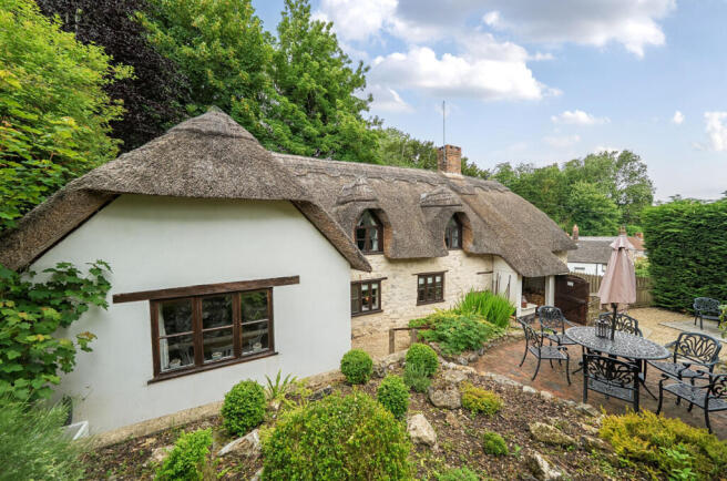 1304825-7-684048b...