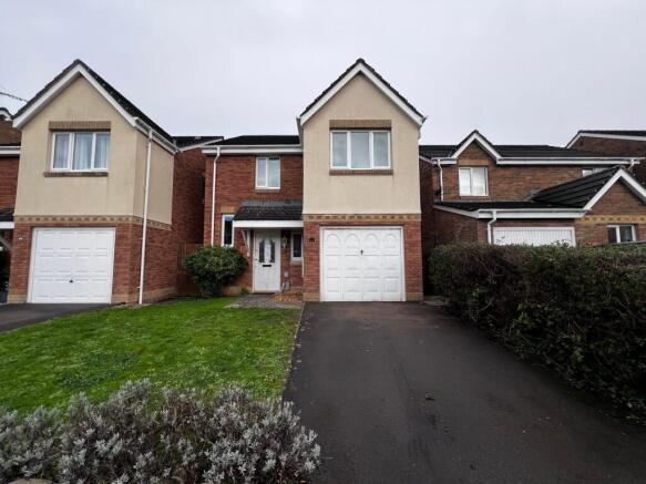 3-bed detached on Heol Pilipala, Rhoose, CF62, £280,000