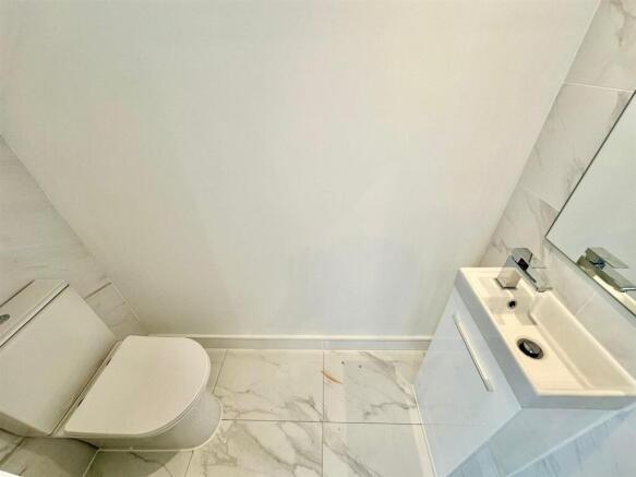3 bed Town House for sale Image 4