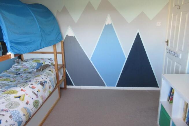 BEDROOM 2
