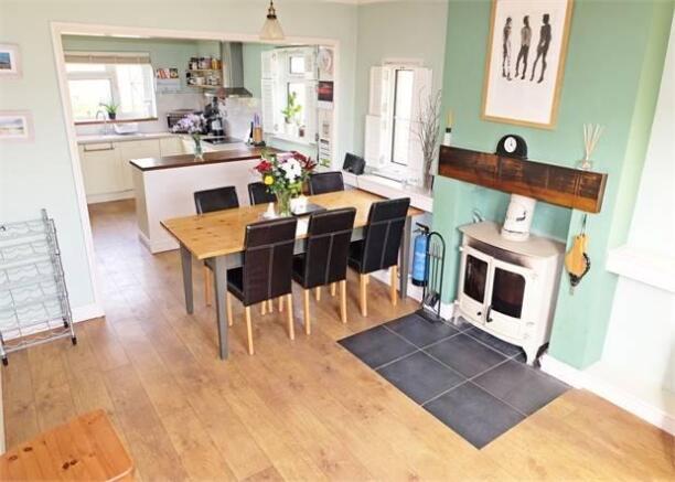 Kitchen dining reception