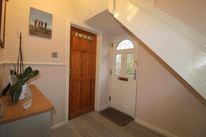 Spacious Entrance Ha