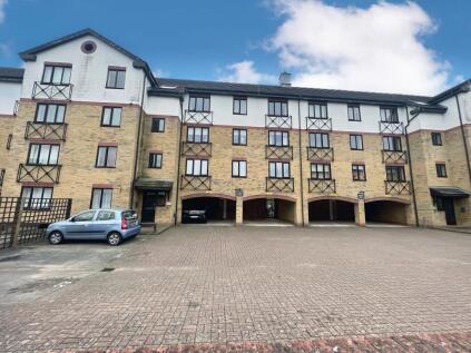 Viersen Platz, Peterborough