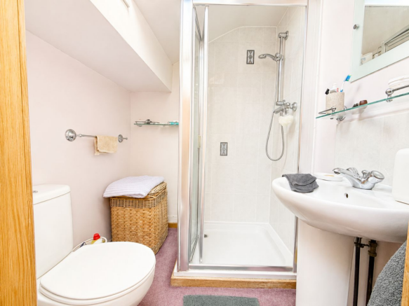4 bed Terraced for sale Image 12