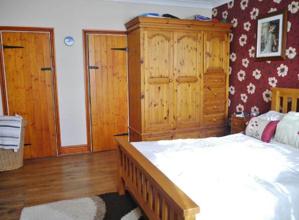 Bedroom 1 Photo 2