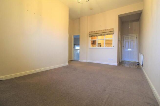 2 bed Apartment to rent Image 5