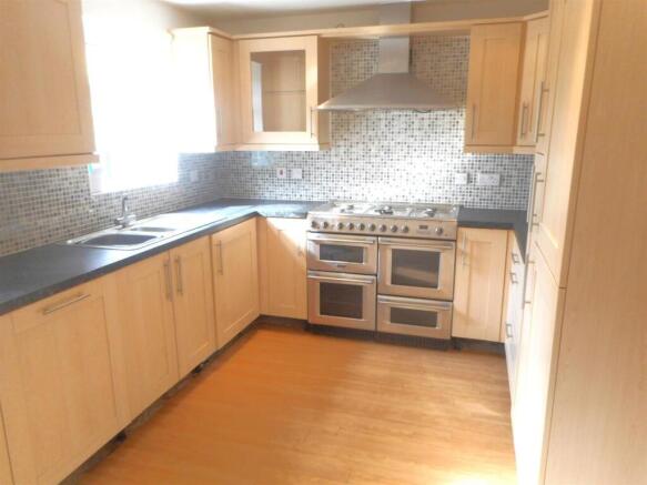 KITCHEN DINING ROOM