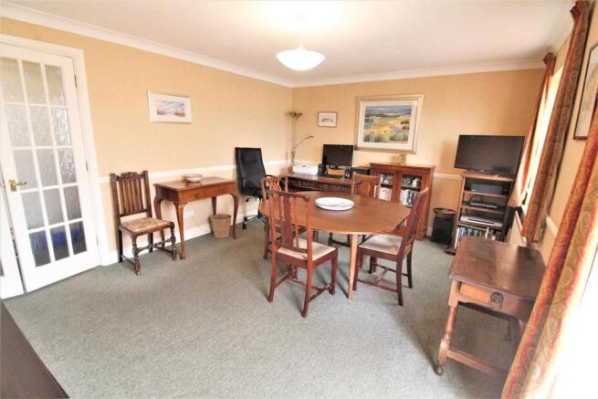 LOUNGE (CURRENTLY USED AS A DINING ROOM)