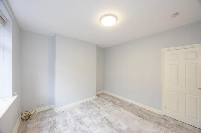 3 bed Terraced to rent Image 5
