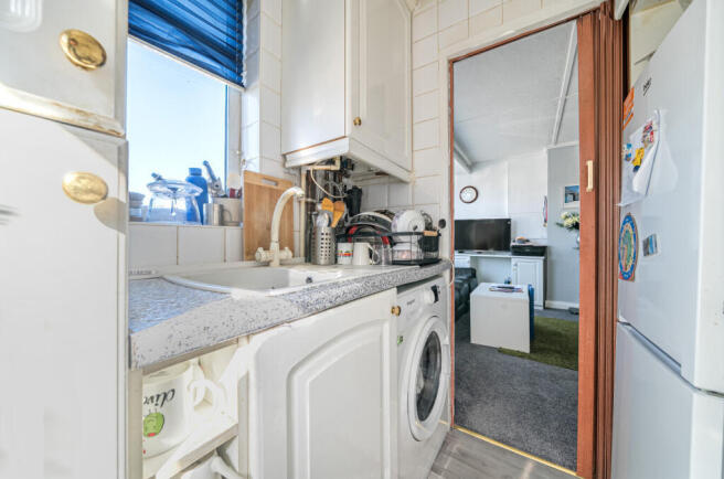 1361289-6-68e3cd9...