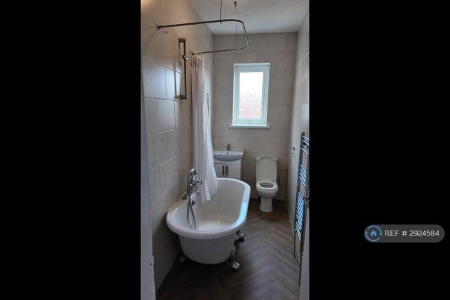 2 bed Terraced to rent Image 9