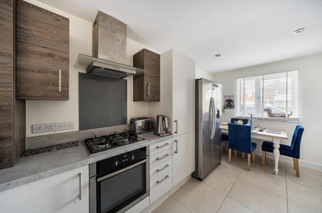 1415786-7-6994b40...