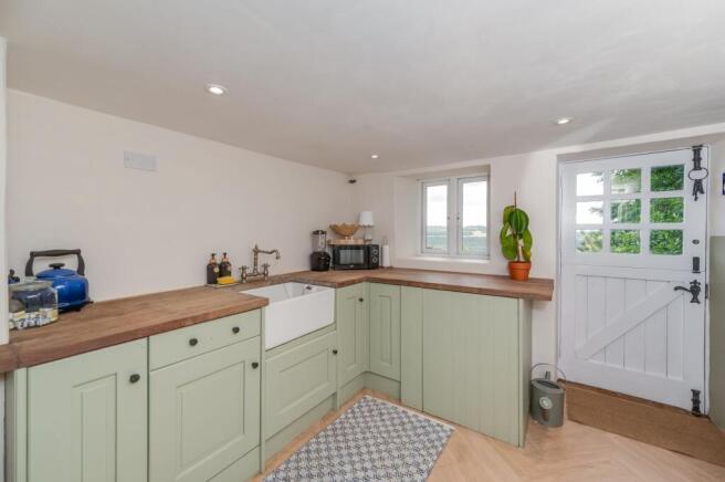 KITCHEN, DINER AND LOUNGE