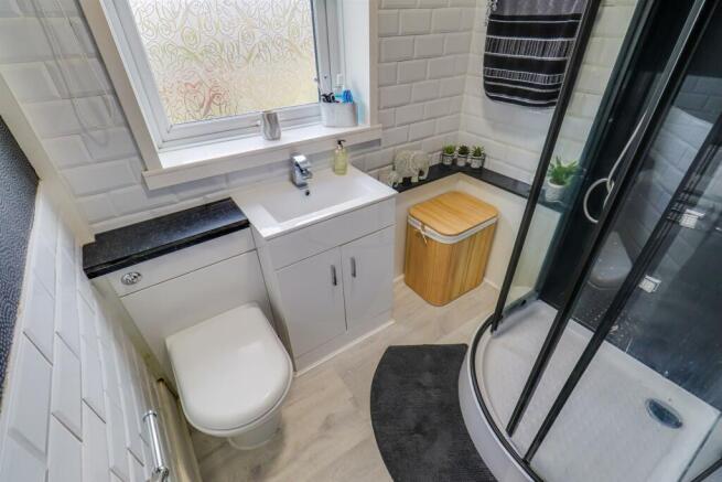 HOUSE SHOWER ROOM/W.C.