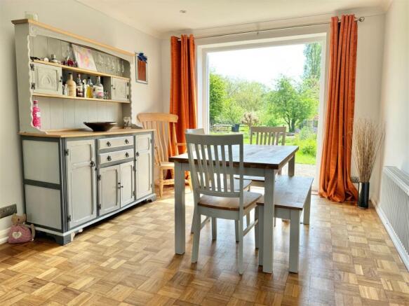 dining room.jpg