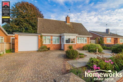 Carlton Close, Dereham, NR19 1BS