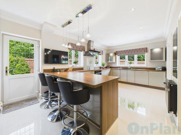 CAM04024G0-PR0030-STILL010