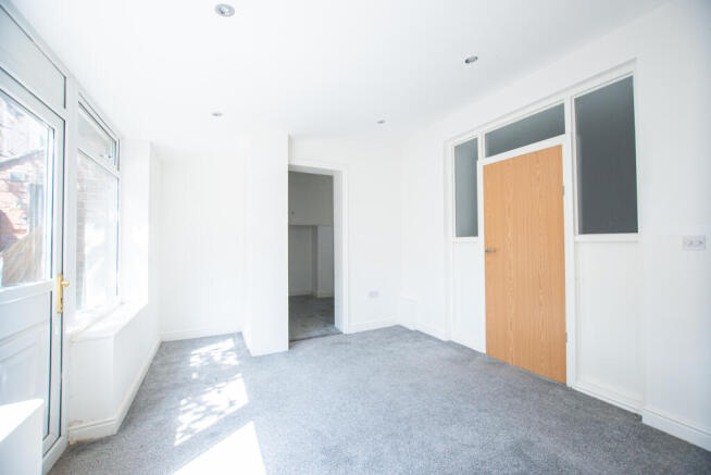 1 bed Flat to rent Image 7