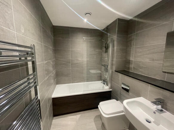 2 bed Apartment to rent Image 7