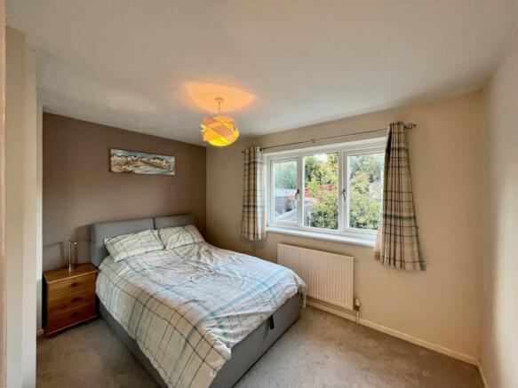 Bed 1.jpg