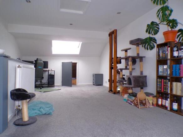 HultonSt47attic1.JPG