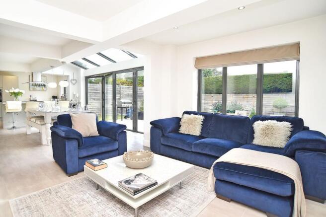 4 bed Detached for sale Image 5