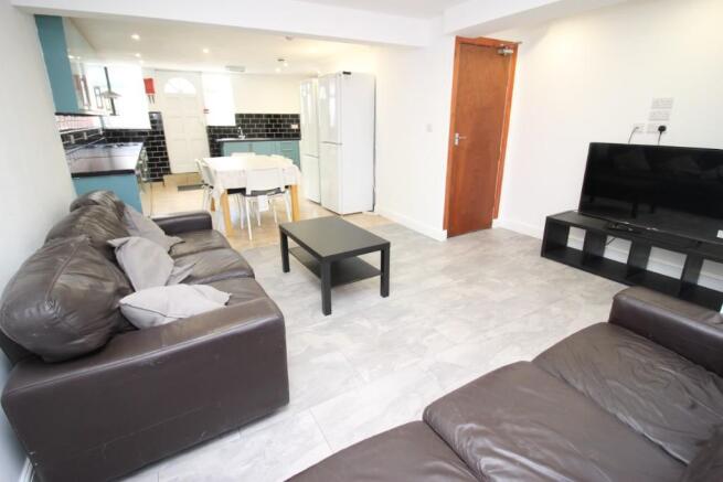 6 bed Terraced to rent Image 4