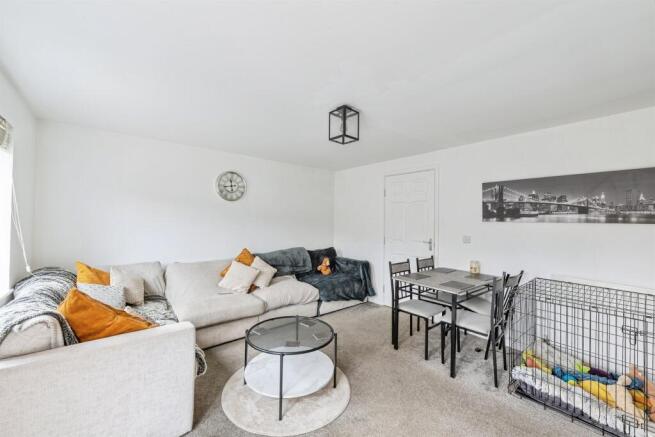 3 bed Terraced for sale Image 5