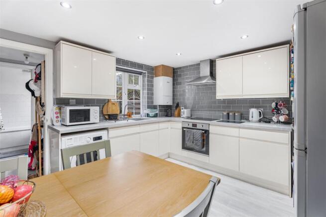 Burr Close, London Colney, St. Albans photo 3