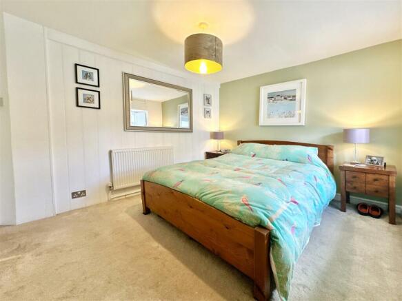 Bedroom 1.jpg