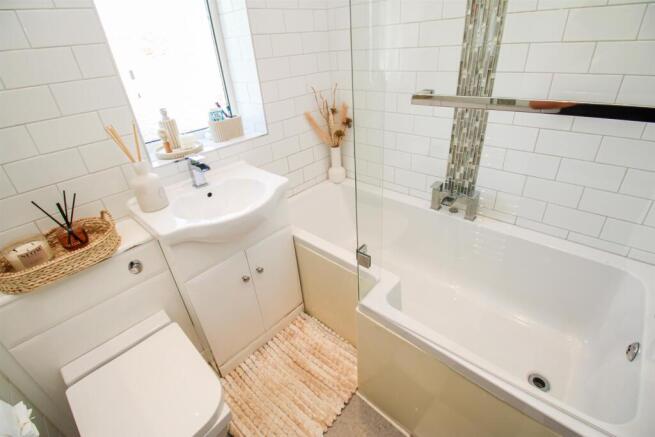 2 bed Semi-Detached for sale Image 11