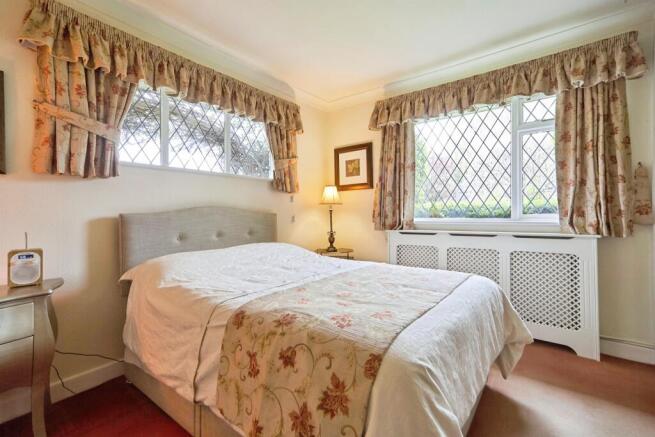 2 bed Semi-Detached Bungalow for sale Image 10